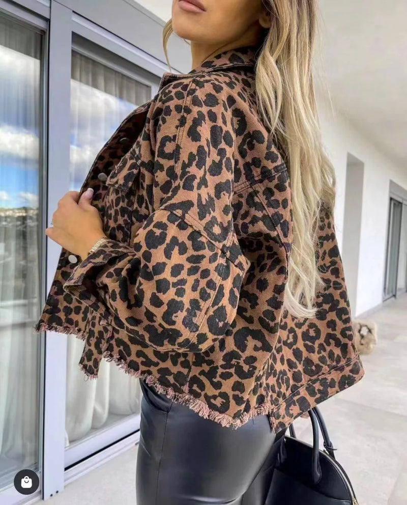 Fashionable And Trendy 2024 Women's Leopard Denim Jackets Fashion Female Casual Lapel Button Down Chest Pocket Jacket Denim Coat