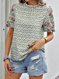 New Embroidered Printed Buckled Wave High Neck Short Colorblock Top