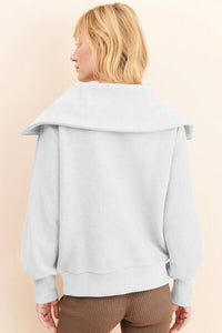 Pocketed Quarter Zip Collared Neck Sweatshirt