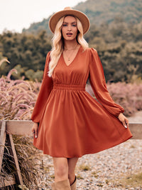 V-neck long-sleeved waist trendy dress