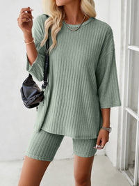 Women's new style elegant, fashionable and casual round neck and mid-sleeve suit